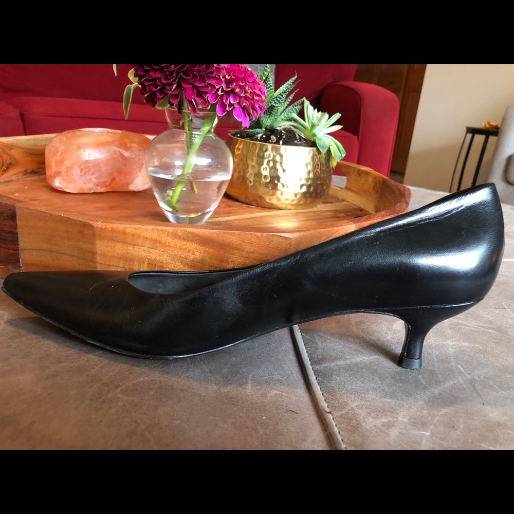 Women’s Stuart Weitzman pumps